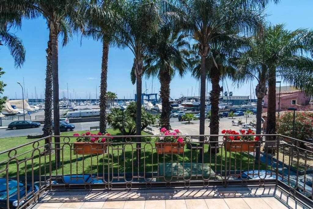 Casa Delle Zammare Fronte Mare Centro Storico Villa Riposto Bagian luar foto