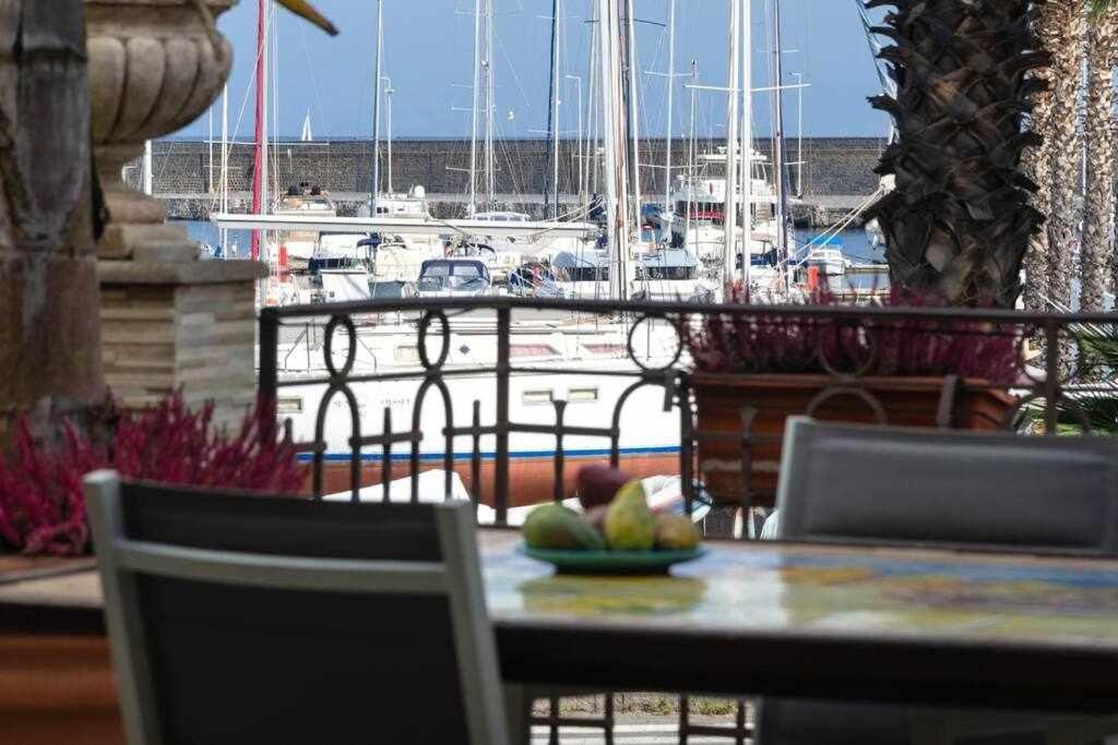 Casa Delle Zammare Fronte Mare Centro Storico Villa Riposto Bagian luar foto