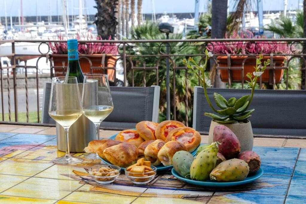 Casa Delle Zammare Fronte Mare Centro Storico Villa Riposto Bagian luar foto