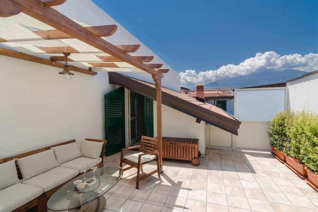 Casa Delle Zammare Fronte Mare Centro Storico Villa Riposto Bagian luar foto