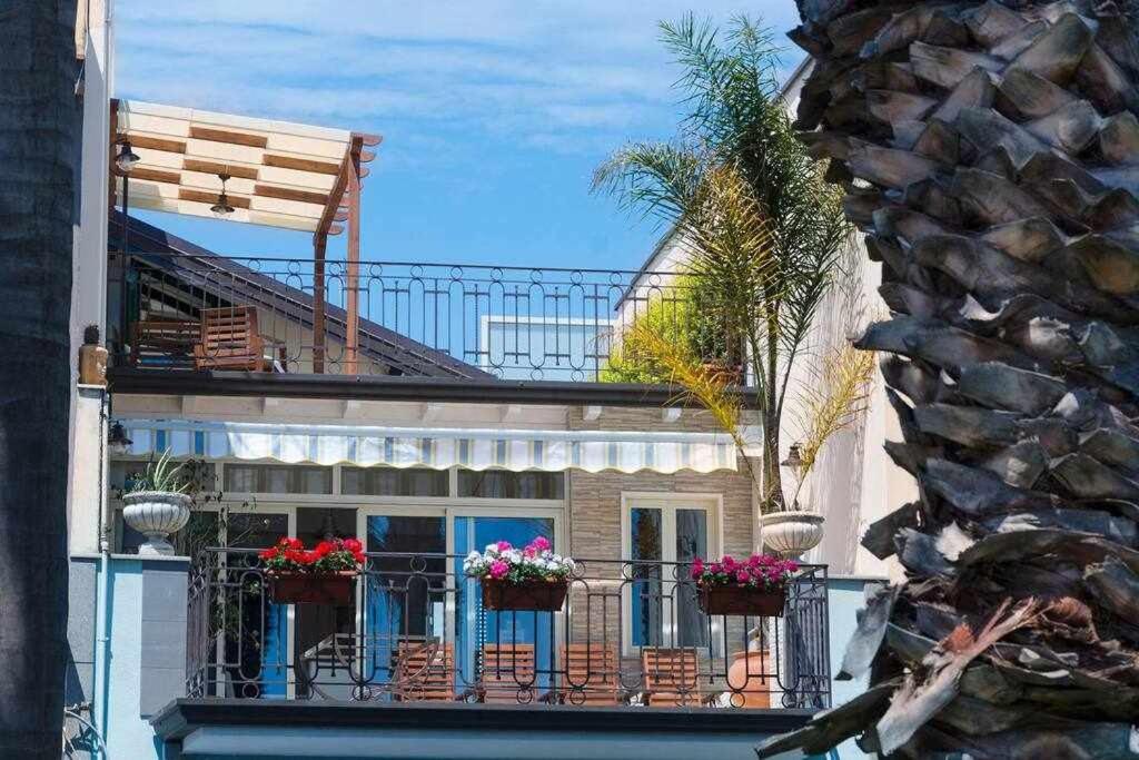 Casa Delle Zammare Fronte Mare Centro Storico Villa Riposto Bagian luar foto